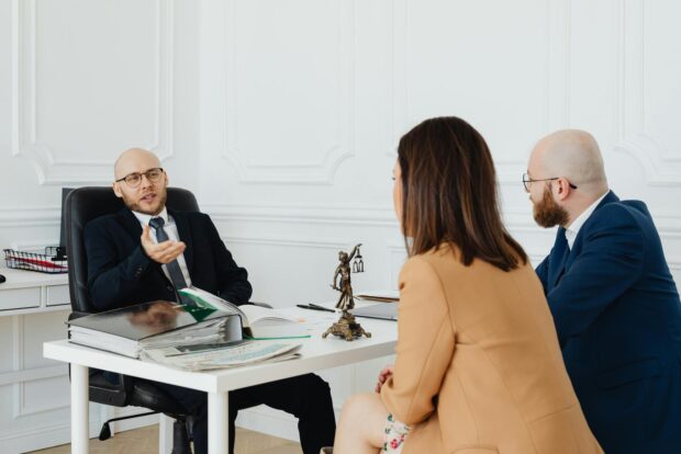 Como Escolher o Advogado Ideal para Questões Legais em Design de Interiores