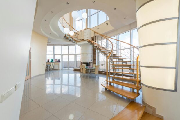 Decoração com Vidros: Transformando Espaços com Iluminação Natural e Design Funcional