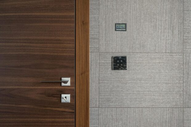 Melhorias em Segurança: Como as Fechaduras Digitais Transformam a Decoração de Interiores e o Design de Segurança