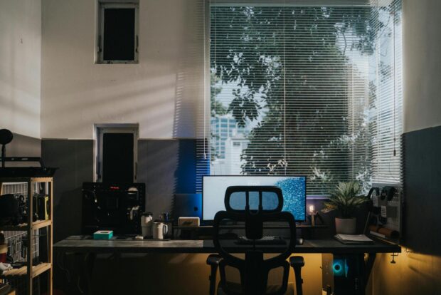 Melhores monitores para estudar: como escolher o ideal para seu home office